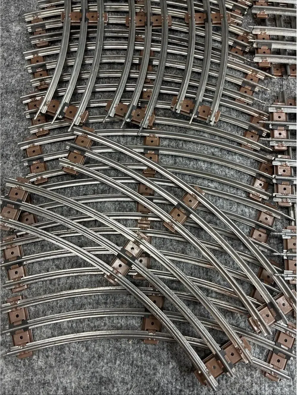 Lot Of Vintage Lionel 0-Gauge Black Metal Train Track Straight Curve Crossing